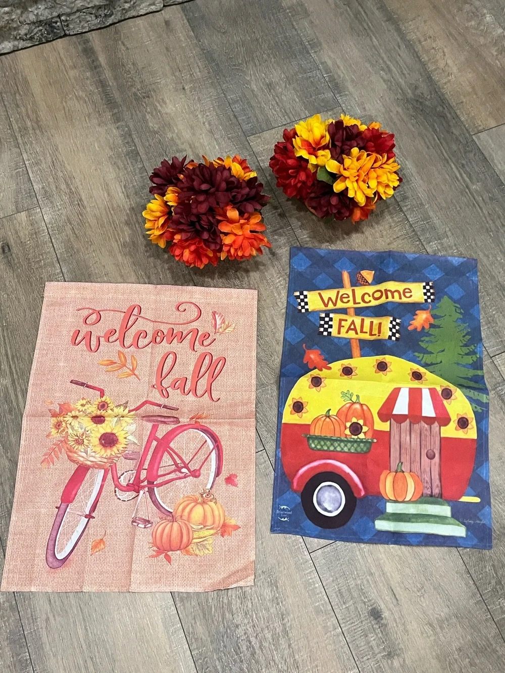Welcome Fall Decorative Garden Flags - w/pumpkin shaped floral Pots GUC
